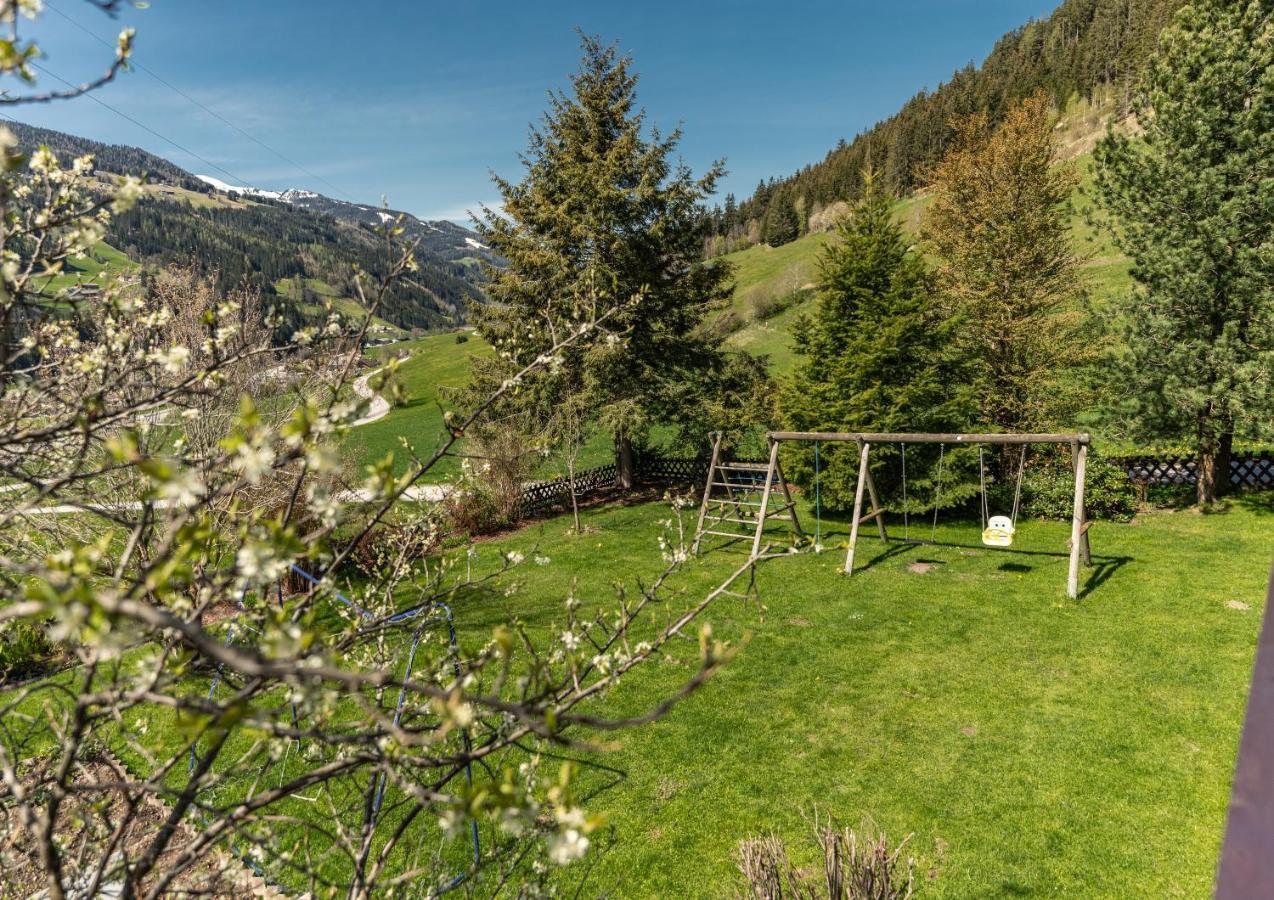Gaestehaus Huber Fruehstueckspension Шладминг Екстериор снимка