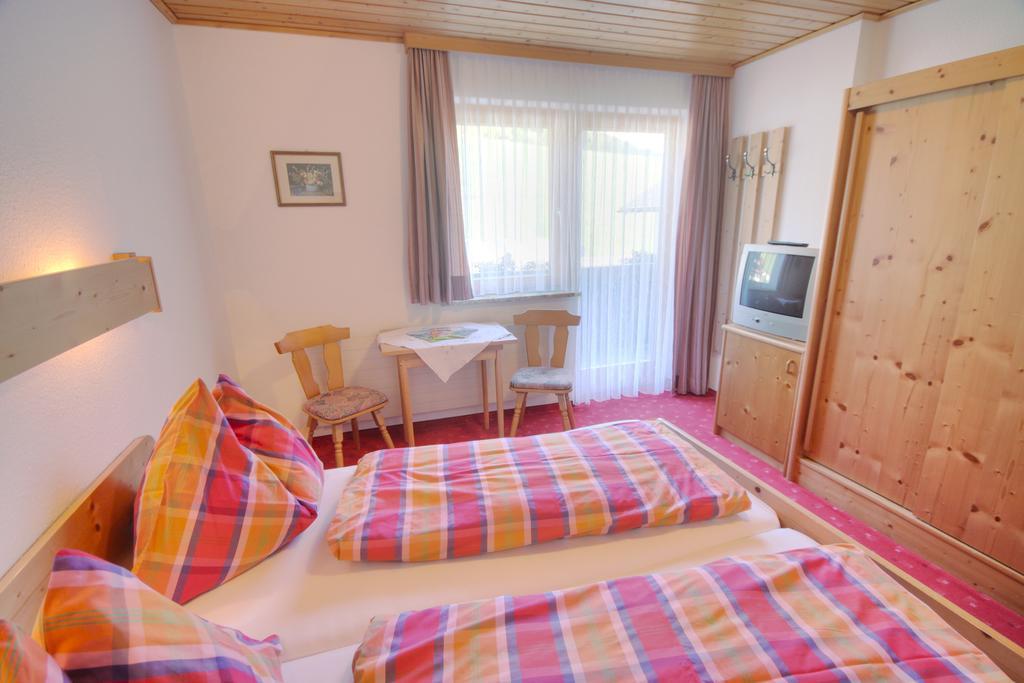 Gaestehaus Huber Fruehstueckspension Шладминг Екстериор снимка